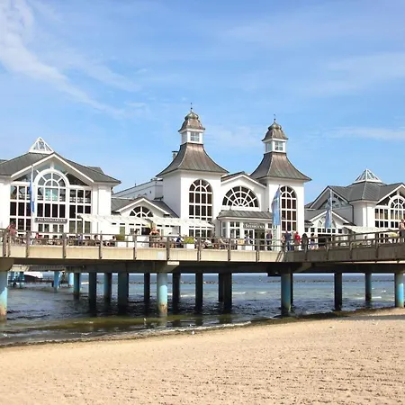 Haus Mit Seeblick, Gratis Nutzung Vom Ahoi Erlebnisbad Und Sauna In - Faehrhaus Nr 14 Feriehus Sellin (Rugen)